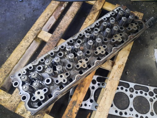 ГОЛОВКА ДВИГУНА RENAULT PREMIUM DCI 370 420