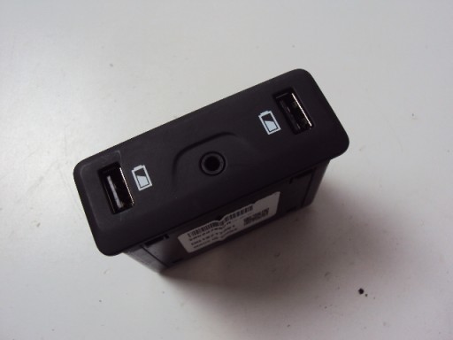 280237850R - ЗАРЯДНОЕ УСТРОЙСТВО USB AUX IN RENAULT KOLEOS II 2018 ГОД