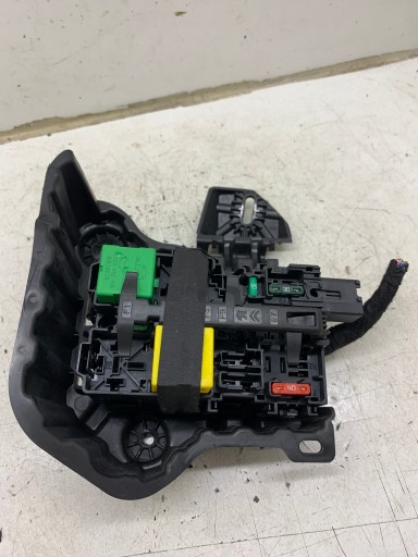 PUSZKA Module fusibles 43774802 OPEL CORSA F 19