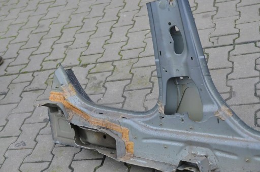Volvo V40 2017 left side threshold pillar