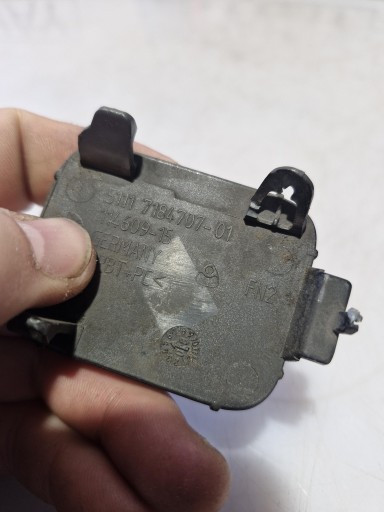 7184707 BMW E60 E61 fedél HAKA lökhárítónak eleje