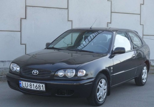 Toyota Corolla VIII Sedan 2.0D D-4D 90KM 2001