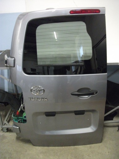 Toyota proce verso ii дверная задница
