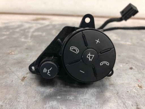 Bouton MULTIFUNKCJA Volant MERCEDES W212 A2048210151 A2048210051