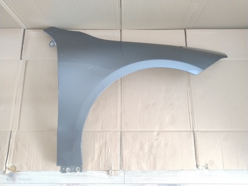 A118.881.04.00 - Cla w118 118 правий ремінь переднього крила дуже гарний оригінал a1188810400