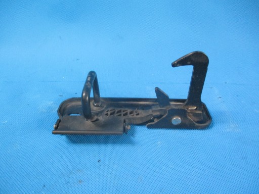 1K0823480 - БОЛТ ЗАМКА КАПОТА VW GOLF 04-БОЛТ ЗАМКА КАПОТА VW GOLF V