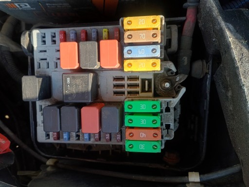 module boîte à fusibles Fiat Linea 07-14 1.4 8V