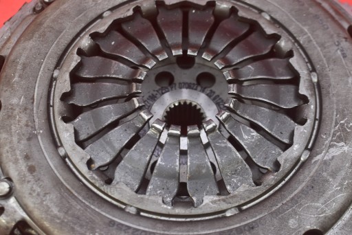 clutch flywheel dual mass flywheel 3000950538 RENAULT MEGANE 3 III 1.5 DCI 110 KM