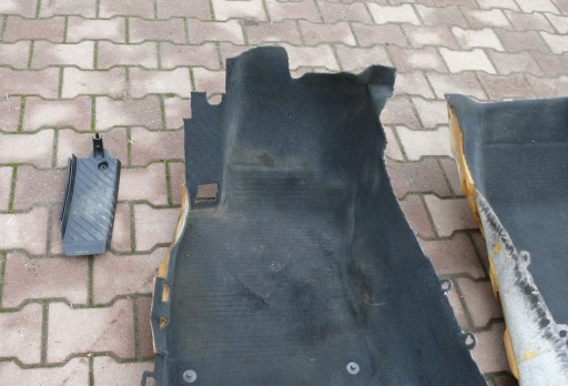 podmetač tepisi tapacirung ispod noge AUDI A6 C6 04-08r. EUROPA