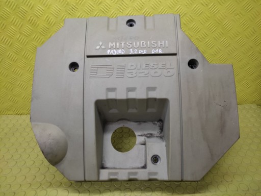 MITSUBISHI PAJERO 3 motor cover ME190559