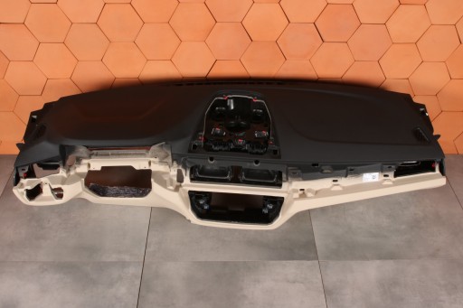 BMW 5 G30 G31 originál dashboard instrument panel console CANBERRABEIGE EUROPA