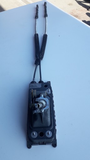VW TOURAN 1T Mecanisme levier vitesse Mécanisme levier vitesse Engrenage 1T0711049AD