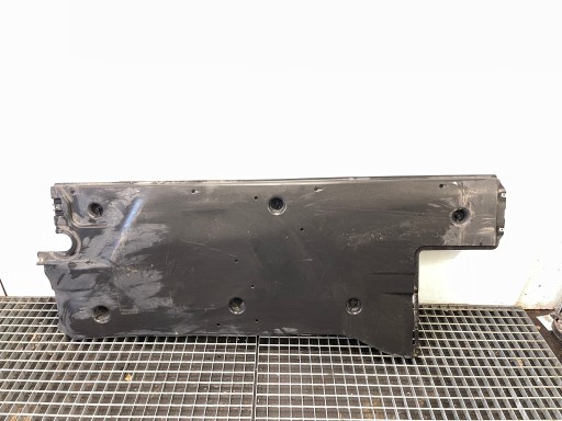 VOLKSWAGEN PASSAT B8 Variant left side cover chassis 3Q0825201B