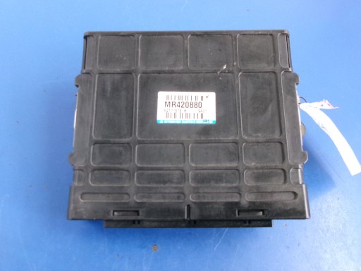 Контроллер двигателя mitsubishi pajero i pinin 1.8gdi mr420880 4g93