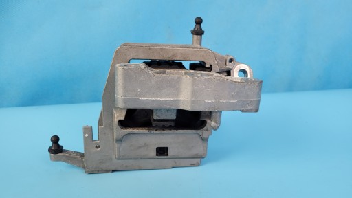 X1 - BMW F48 Лапа подушка двигуна 6875630