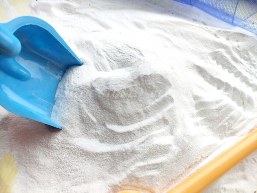 ПІСОК ДЛЯ ПІСОЧНИЦІ ДЕКОРАТИВНИЙ КВАРЦ ПОЛЬОР 1 КГ