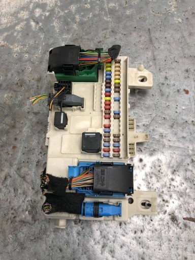 Kasten der Sicherungen VOLVO C30 LIFT 31327215 31268178