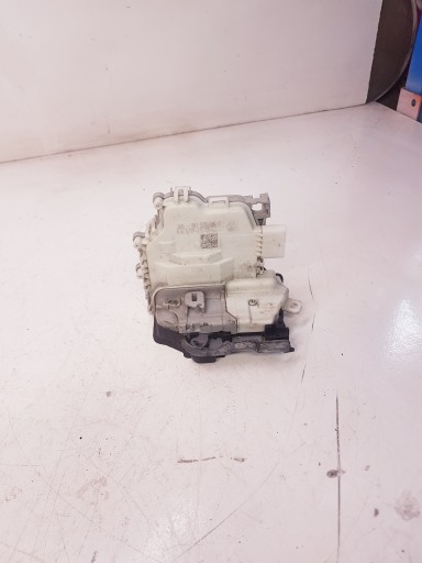 lock door right front AUDI A1 8X1837016C 5-PIN