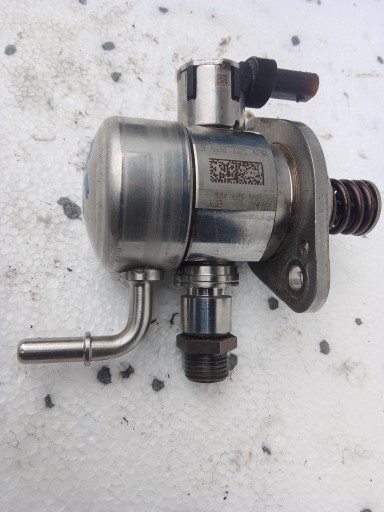 feed pump VW SKODA AUDI 06N127025E