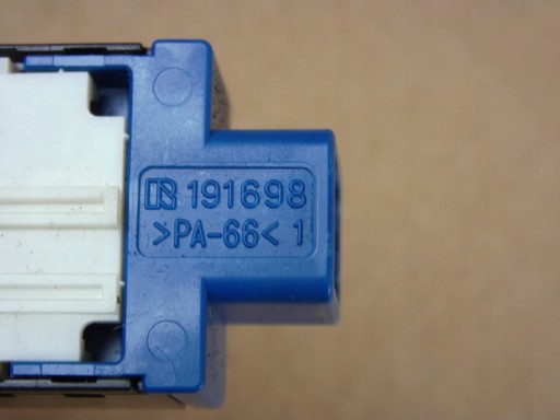 Toyota RAV4 IV switch grzania seats siedzen left 191698