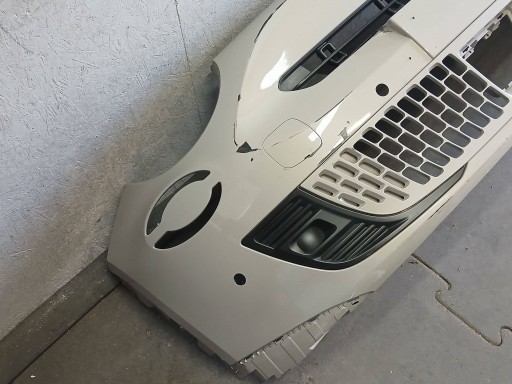 nárazník předek FIAT 600