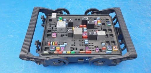 КОРОБКА ЗАПОБІЖНИКів Chevrolet Corvette C7