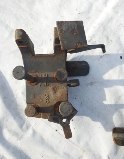 931047/20 - ПІДСТАВА КРІПЛЕННЯ ПОДУШКИ DAF XF 105 6X2 BDF