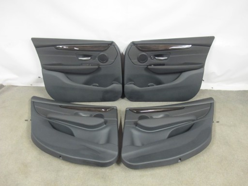 Боковые двери BMW F46 кожа LED