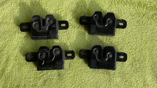 31298609 - Volvo V70, XC70, S80, XC70 замок капота лівий