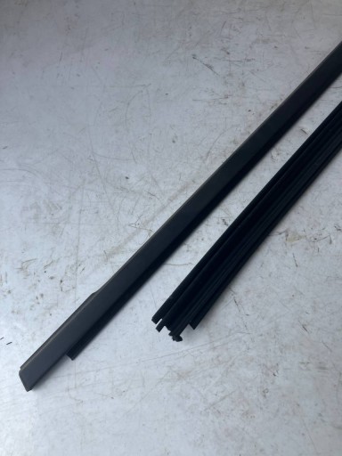 moulding dust door left rear part RENAULT ARKANA KOMPLET