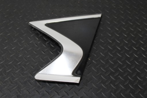 spoiler cover of a fender right rear part INFINITI Q30 78126-5DA0A