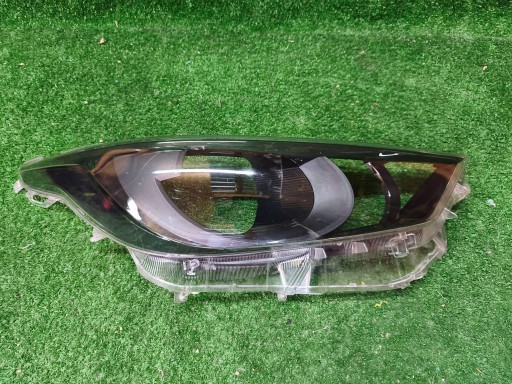 KLOSZ REFLEKTORA right front TOYOTA YARIS IV 20- NR.R1509