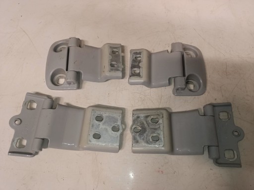 000023546001 - ПЕТЛЯ ДВЕРІ 180 ЗАДНЯ LP ВЕРХНЯ НИЖНЯ DUCATO MOVANO 06-