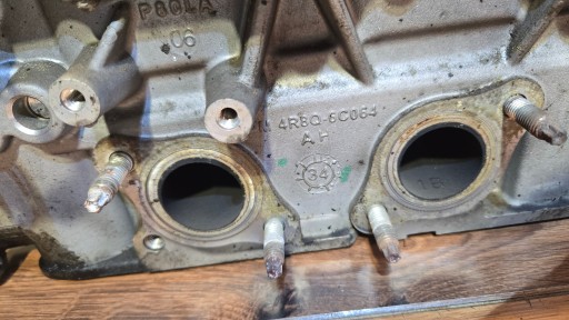 JAGUAR XF 2.7D V6 head. of the engine 4R8Q-6C064-AH