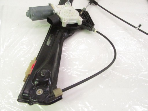 window regulator mechanism right front of the passenger BMW F15 F85 X5