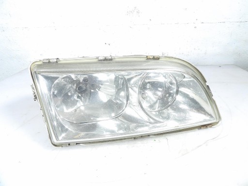 VOLVO V40 and REFLEKTOR right 30899683