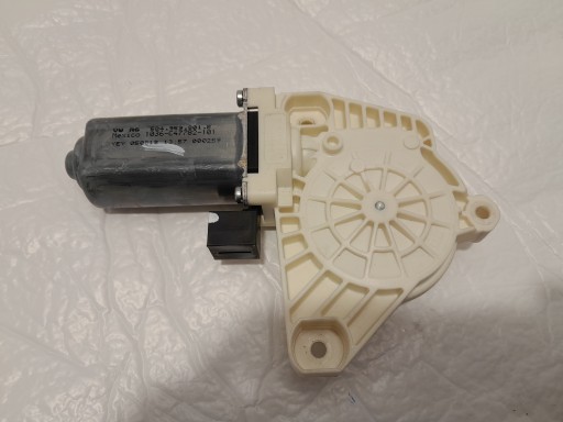 AUDI Q5 80A mini motor windows left front 5Q4959801B