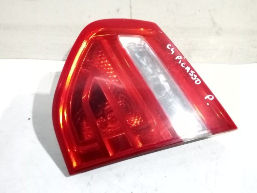 Citroen C4 Picasso and light right rear part rear to the bonnet
