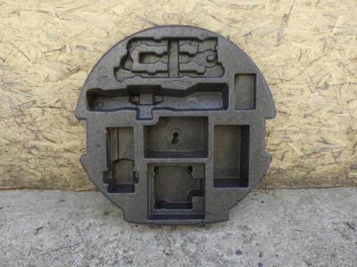 TOYOTA COROLLA CROSS 22- PIANKA Roue secours garniture 64993-16050