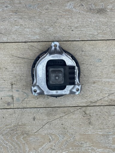 BMW M5 F90 M8 F91 F92 engine mount right 8089822