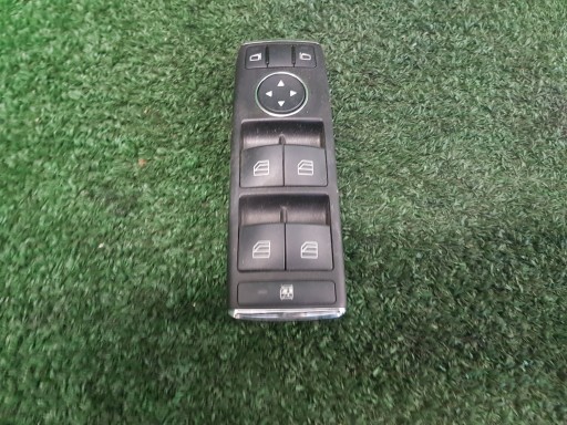 control panel of the window driver´s MERCEDES W204 A2048703458 1.8 B sedan