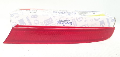 8390208C00 - Відбивач бампера правий Ssangyong Rexton OE новий