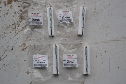 Свечи накаливания сиденья mitsubishi vw audi skoda ngk 10579805 оригинальные