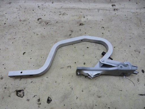 ПЕТЛЯ КРЫШКИ БАГАЖНИКА ЛЕВАЯ 25D MAZDA 3 BM SEDAN