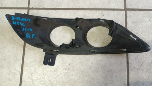 grid of a bumper right MERCEDES B-KLASA W246 2011R->