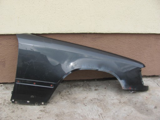 Mercedes W124 Крыло переднее правое Оригинал