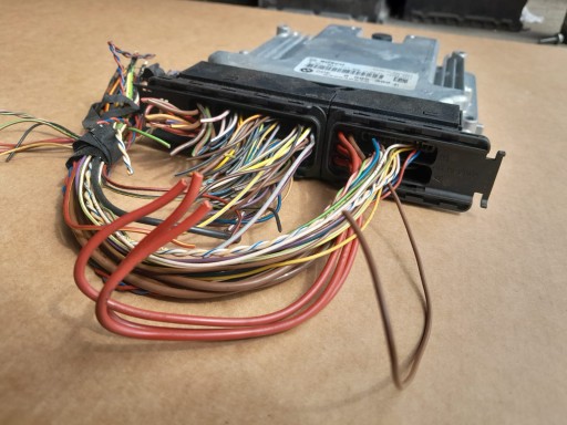 0281031777 - Контроллер компьютера двигателя bmw 5 f10 f11 8585380