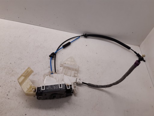 lock right rear part 2047301435 Mercedes W212