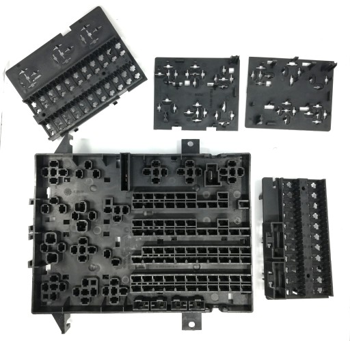 Блок предохранителей master movano 7703297587