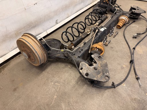Renault Express II suspension beam rear part axis rear 555110548R
